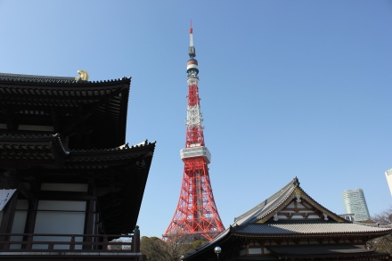 Zojo-ji is located right by Tokyo Tower. 